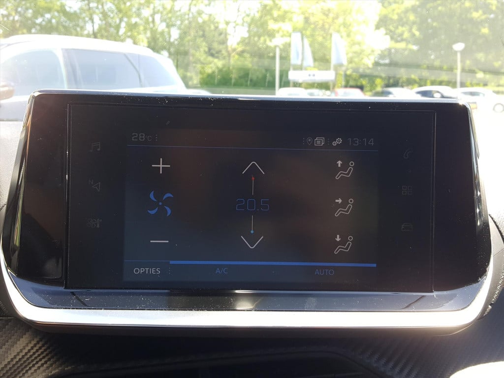 Peugeot 2008 1.2 puretech 100pk allure pack navigatie | apple carplay & and
