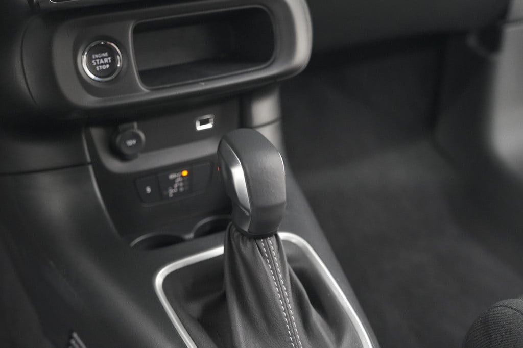 Citroen C3 puretech 110 eat6 max | camera | parkeersensoren | navigatie | a