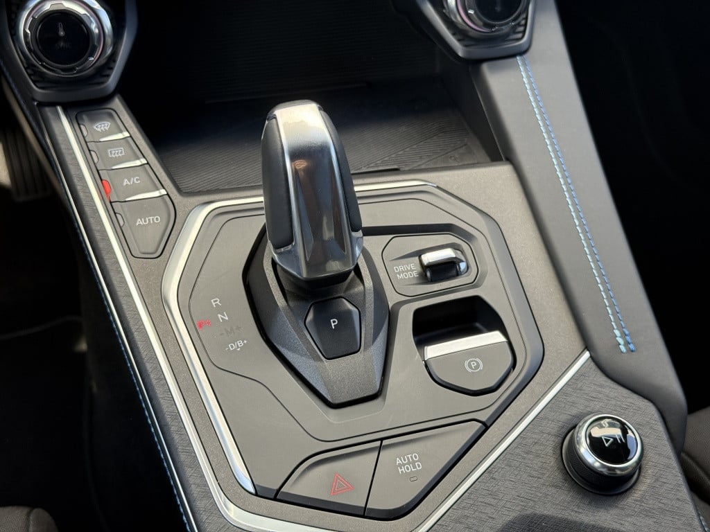 Lynk & Co 01 262pk plug-in hybride| panodak| trekhaak| adap.cruise| 360came