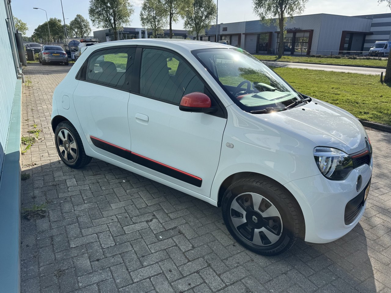 Zeer Leuke Renault Twingo klaar om mee weg te rijden!
