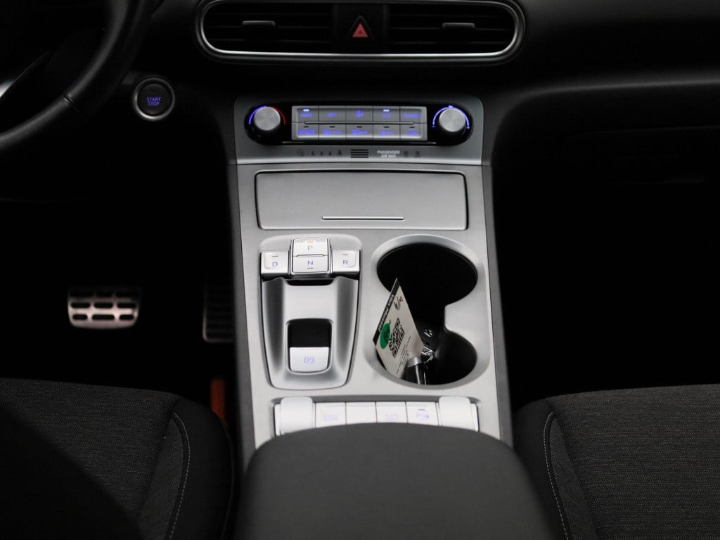 Hyundai Kona ev fashion 64 kwh | automaat | navigatie | heads-up display | 