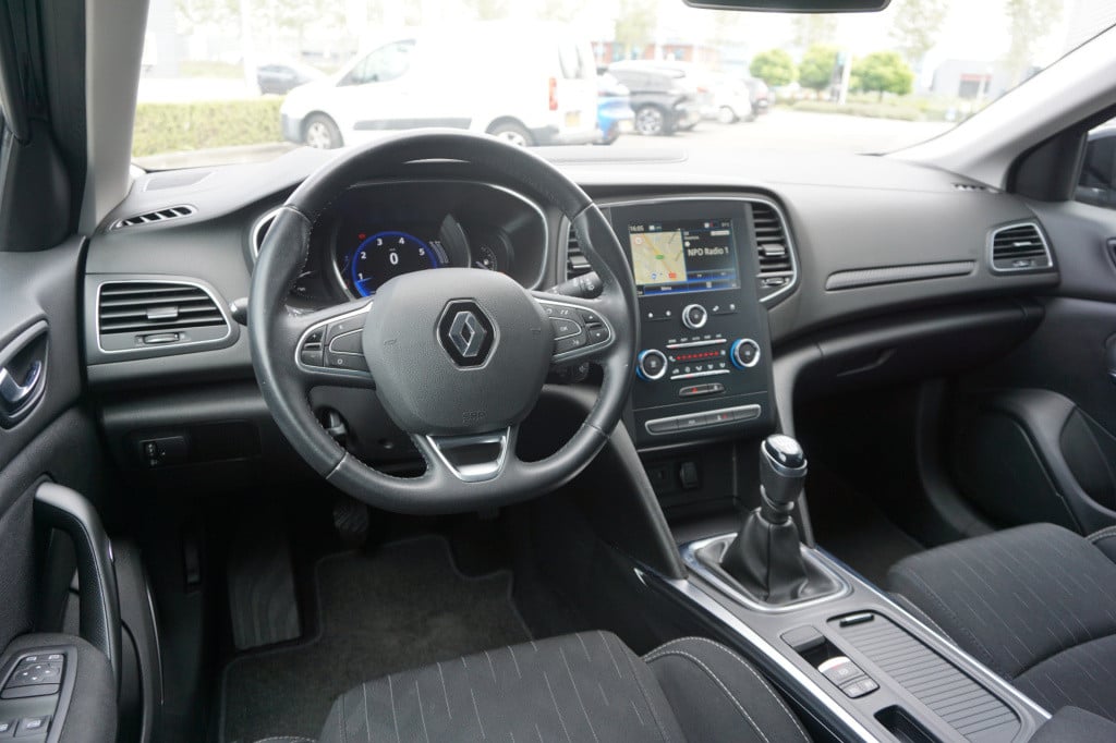 Renault Megane 1.3 tce limited 1e eigenaar - airco / navi / cruise / parkee