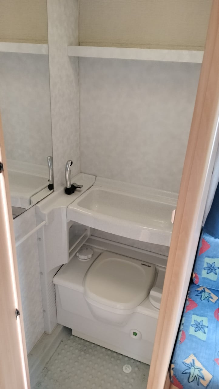 Adria ALS NIEUW met luifel