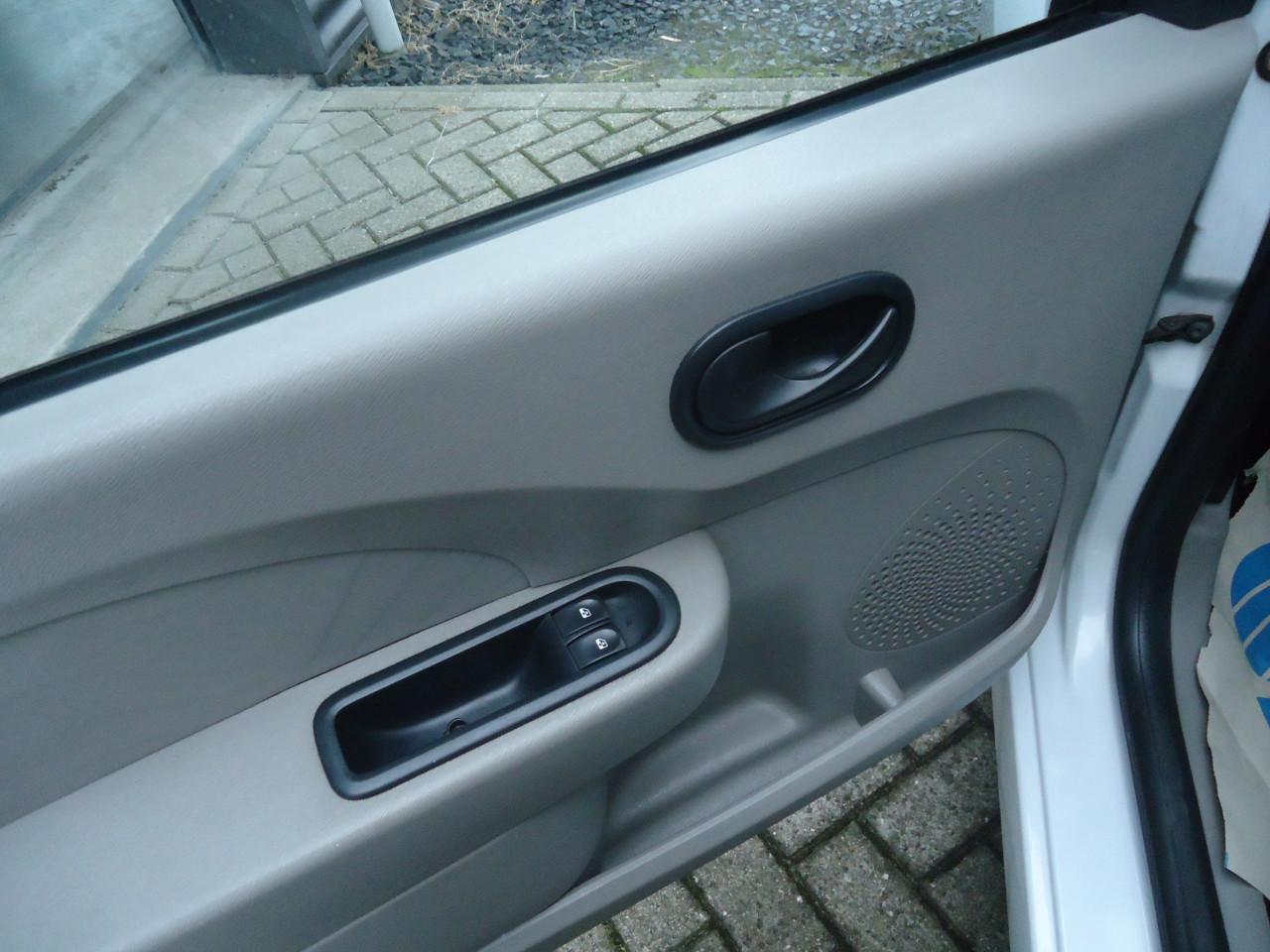 RENAULT TWINGO 1.2 3DRS AUTHENTIQUE