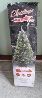 I.g.st.z. Kunstkerstboom 2,10 incl led verlichting 180 stuks