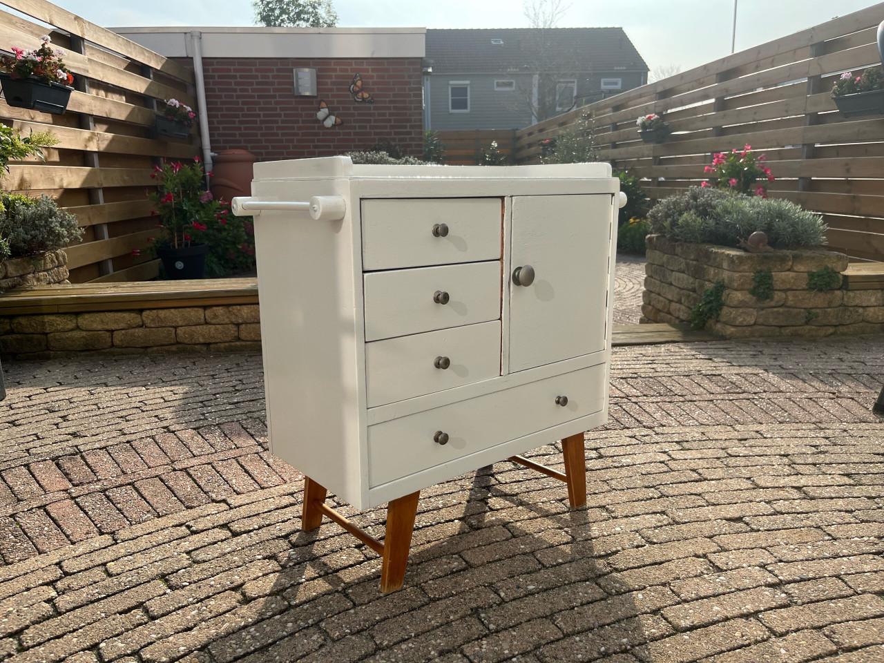 Antieke commode kast