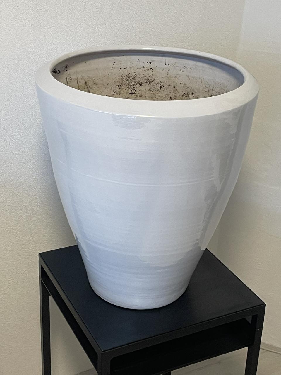 Grote hoogglans witte bloempot