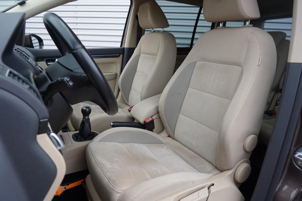 Volkswagen Touran 1.2 tsi highline bluemotion airco / navi / cruise / elekt
