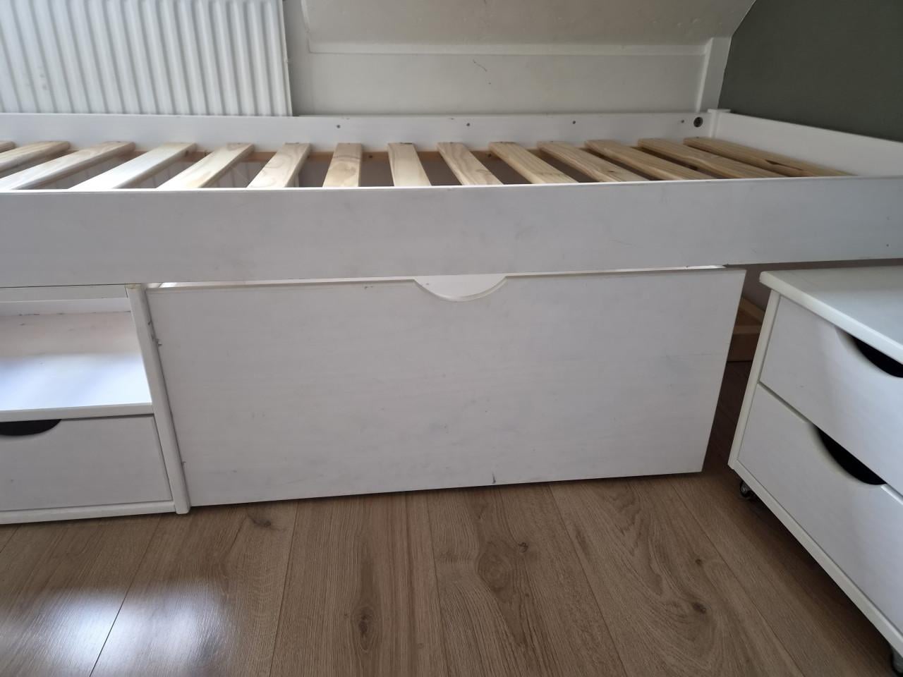 Bed 90x200