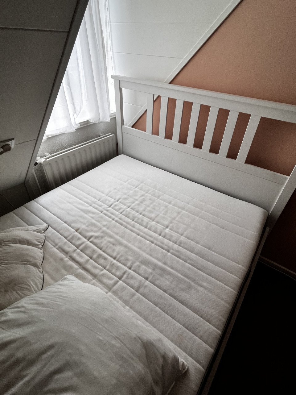 Tweepersoonsbed Hemnes van IKEA. Met lades, compleet
