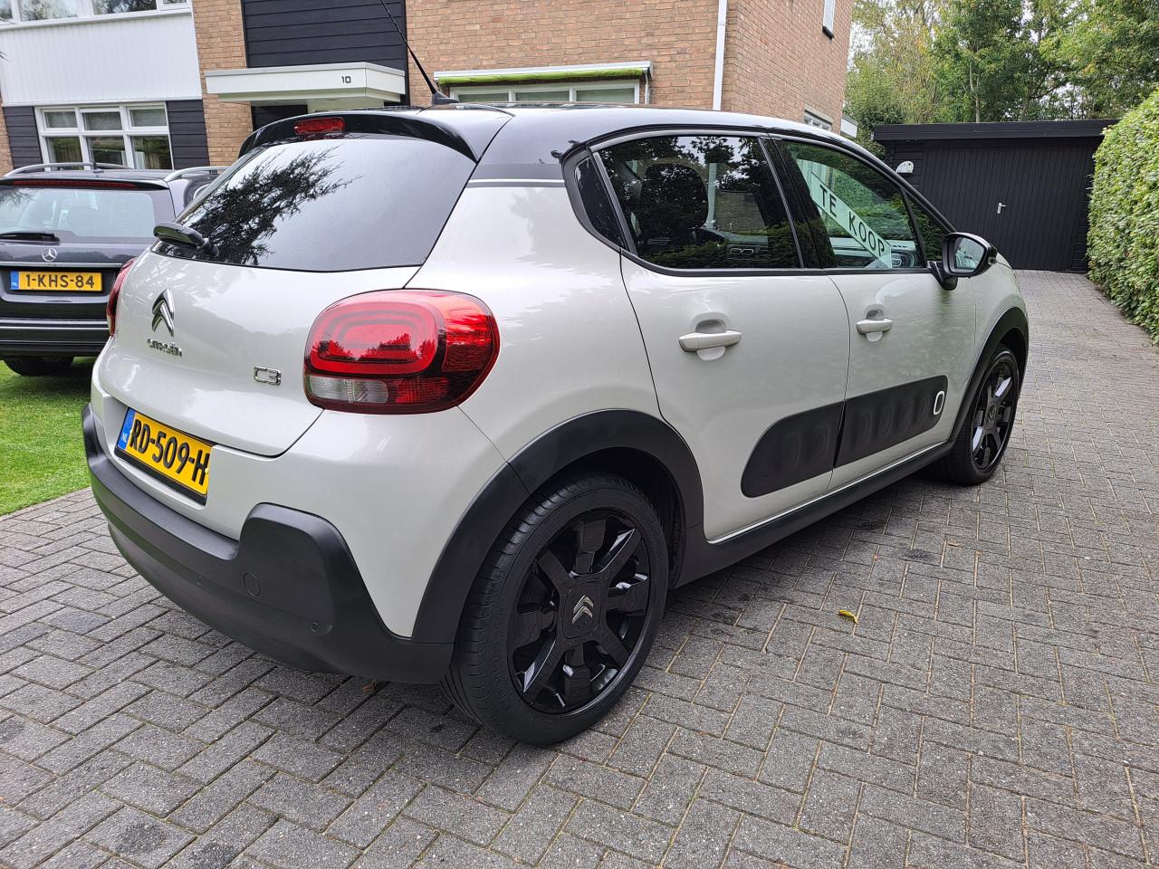 Te Koop Citroën C3 PureTech 1.2 Shine van bouwjaar 30 oktober 2017.