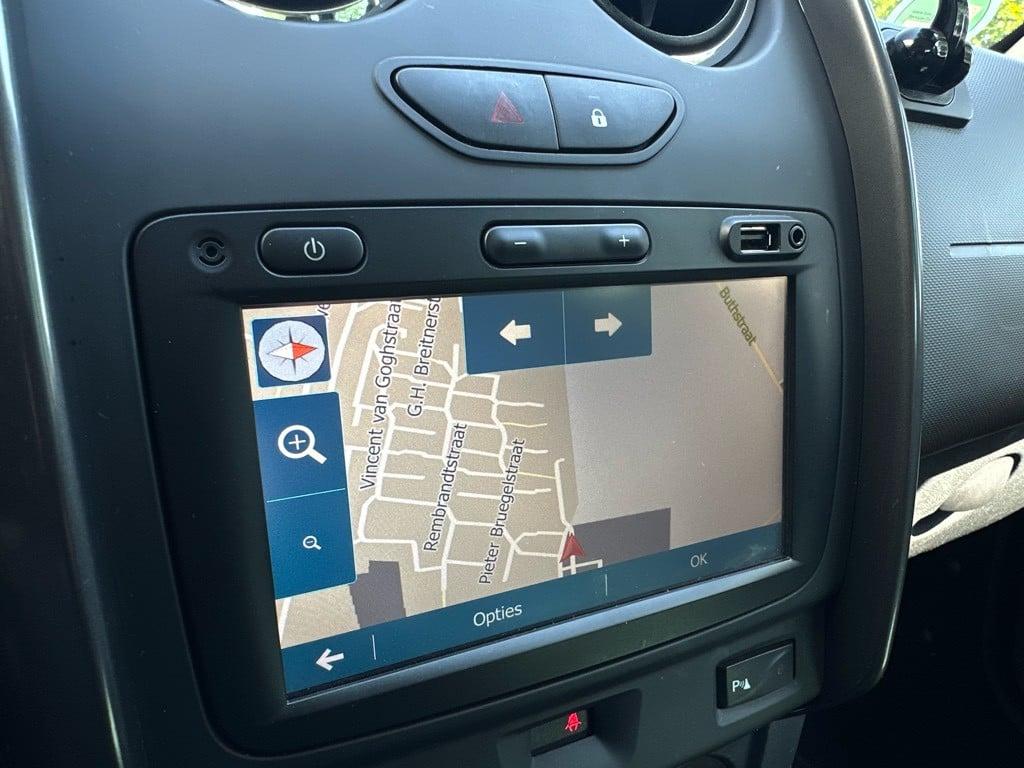 Dacia Duster 1.2 tce 4x2 prestige // schermradio // trekhaak //