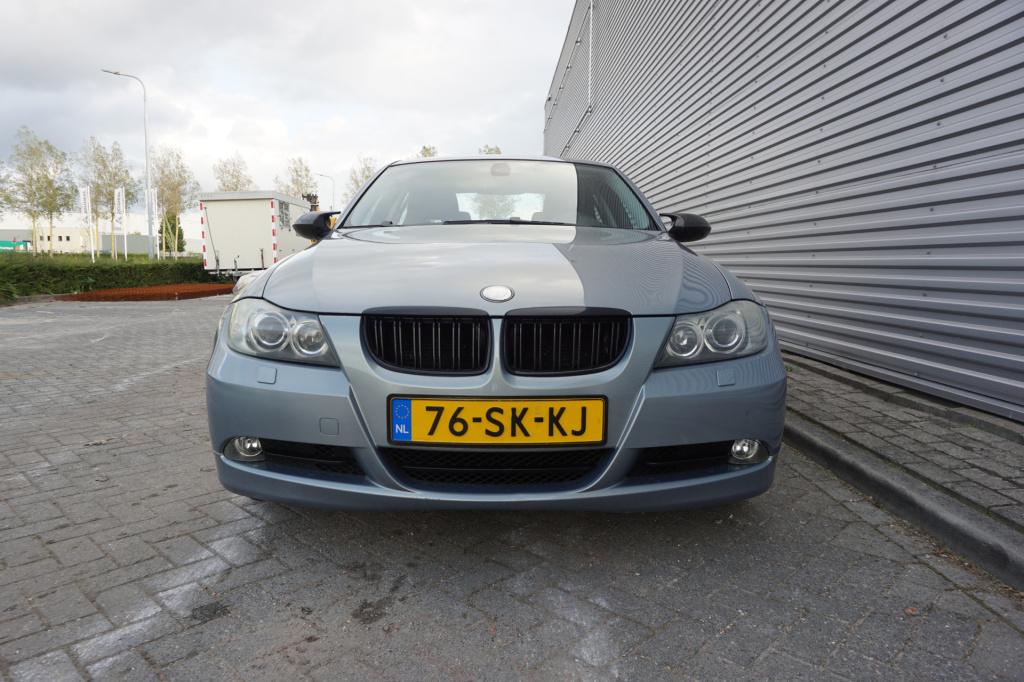 BMW 3-serie 320i executive airco / cruise / parkeers. / elektr. ramen / lm 