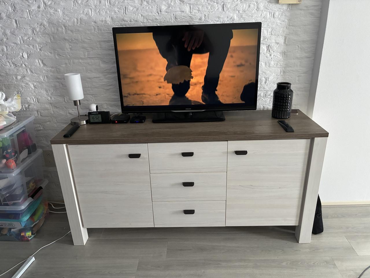 Dressoir/tv-kast bieden