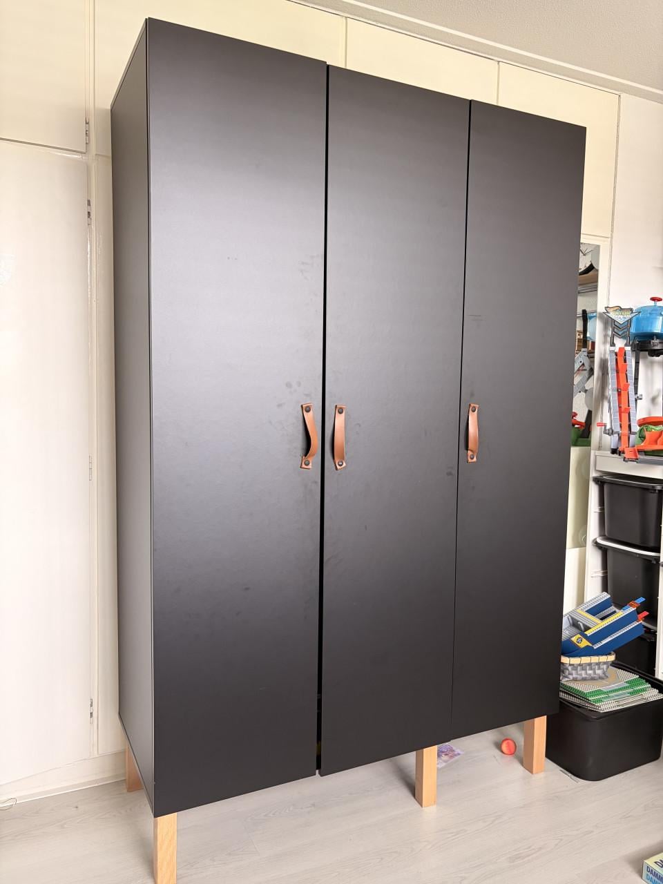 Bed en kast