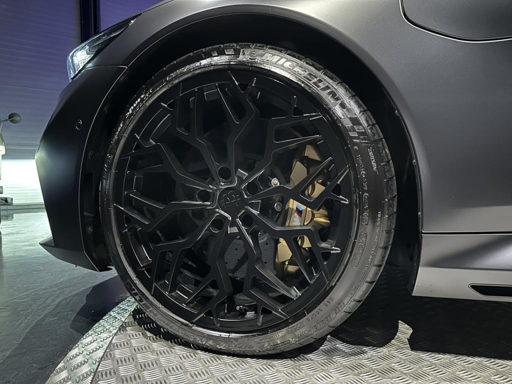 BMW M5 5-serie touring *keramisch*pano*bowers&wilkins*nl*