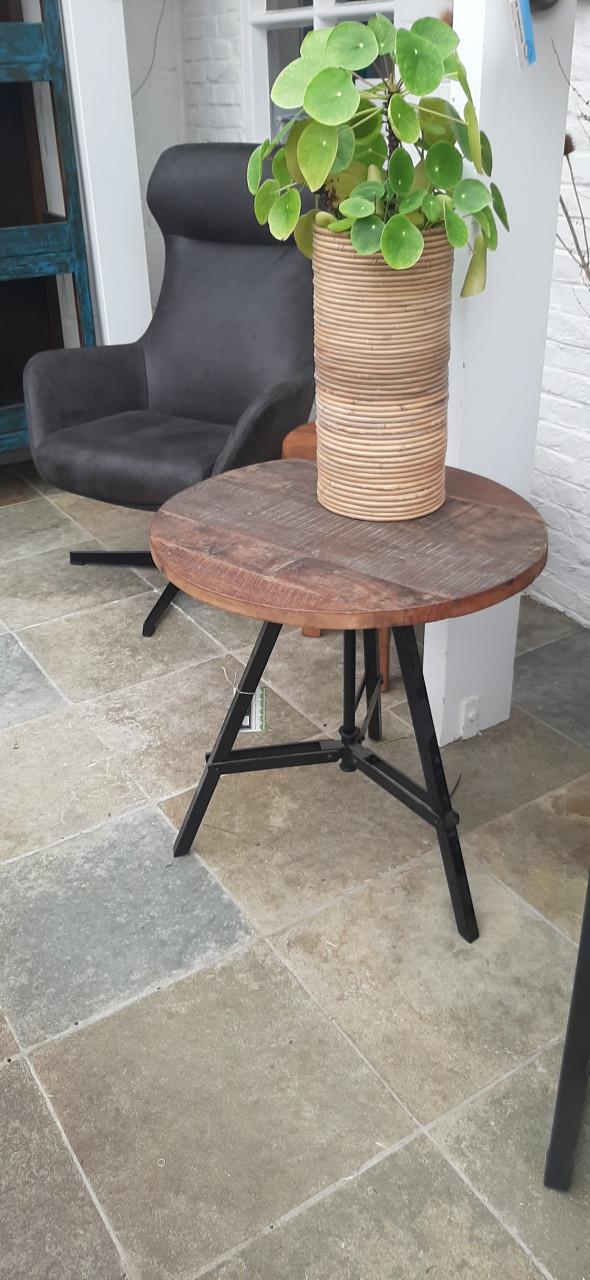 LEUKE SALONTAFELTJES EN KRUKJES