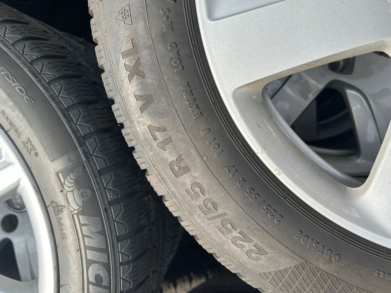 AUDI 6 SPAAKS ALUMINIUM VELGEN 17'' MET CONTINENTAL WINTER BANDEN