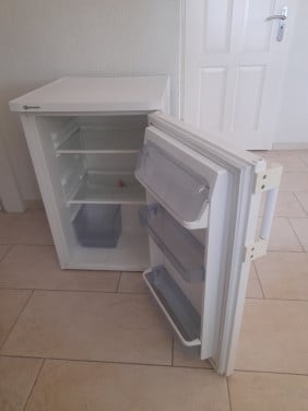 Tafel model koelkast ( bauknecht )  60D x 55B x 85H