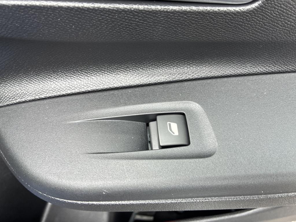 Opel Corsa 1.2 gs line | 130 pk | licht metalen wielen