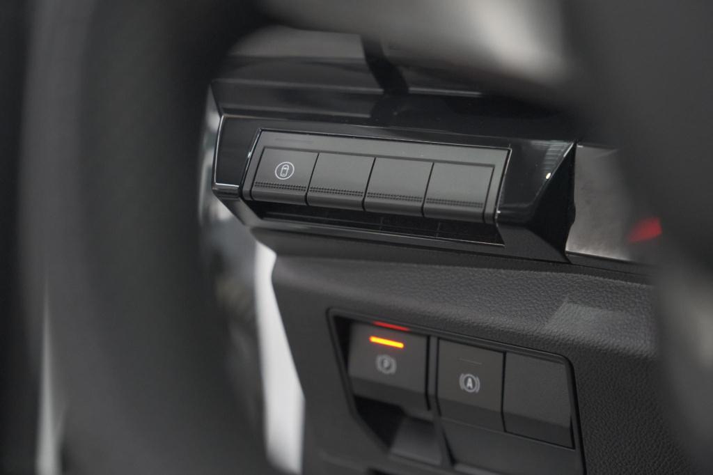 Renault Austral 1.2 e-tech full hybrid 200 techno | 360 camera | panoramada