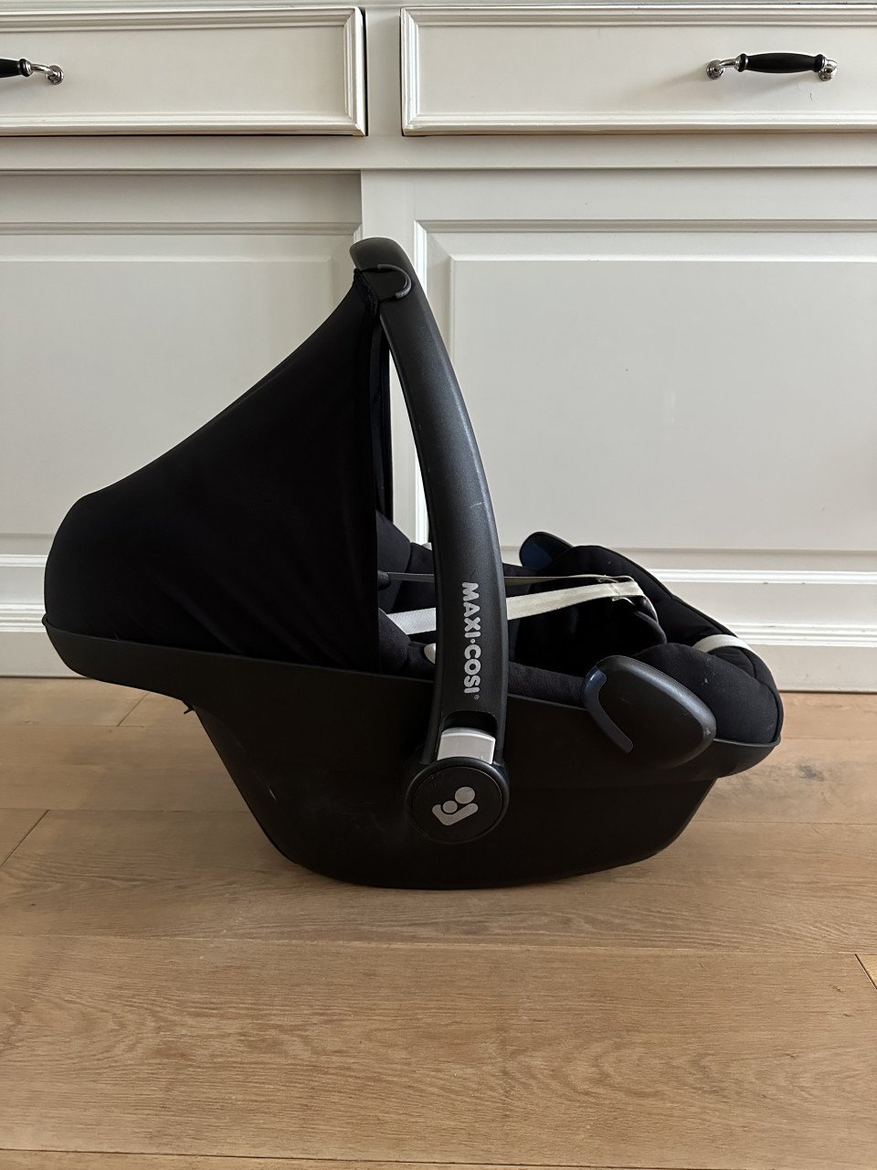 Maxi-Cosi Pebble Pro + FamilyFix3 Isofix base