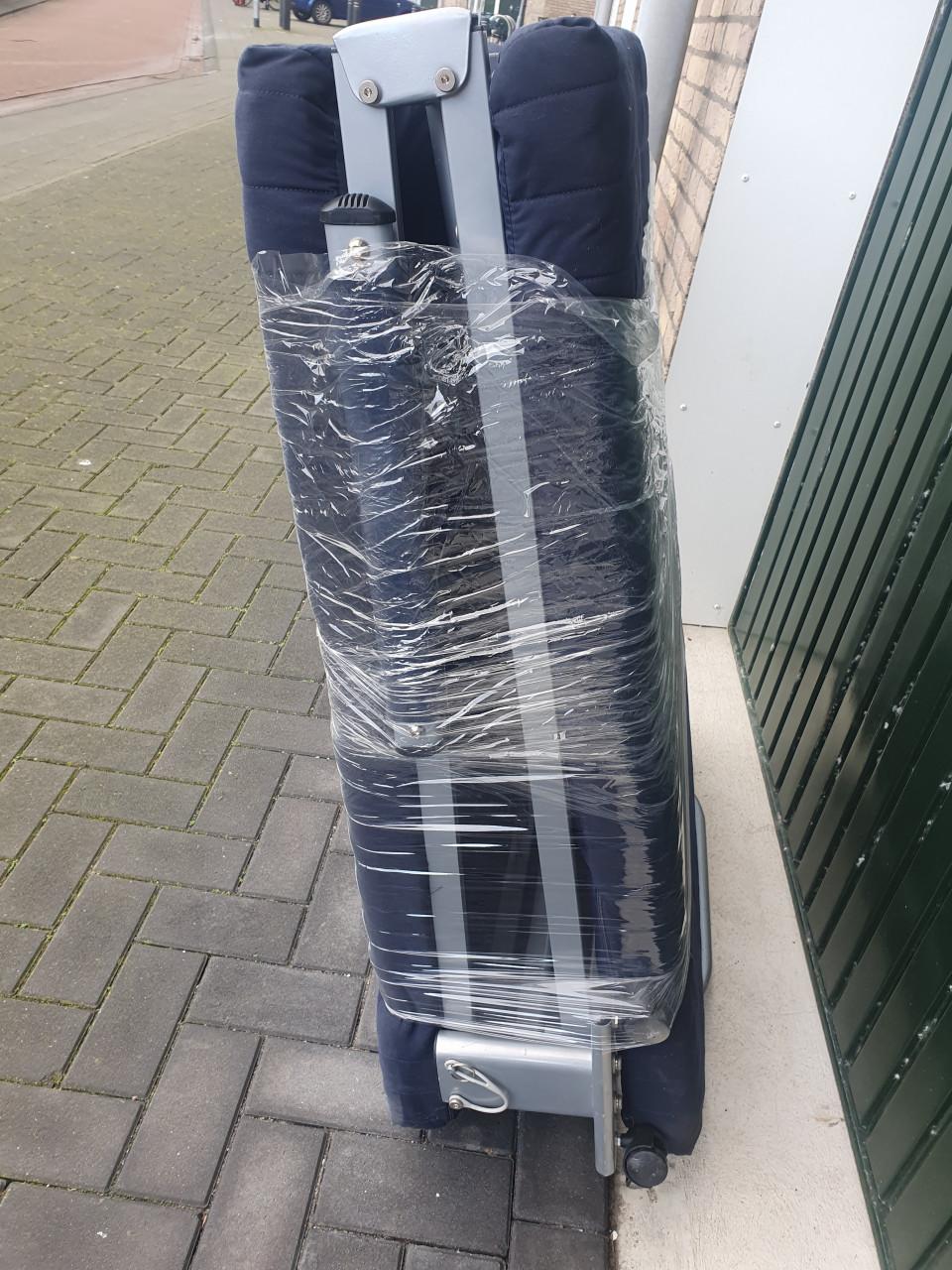 Logeerbed - wieltjes en opvouwbaar  ( Gratis )