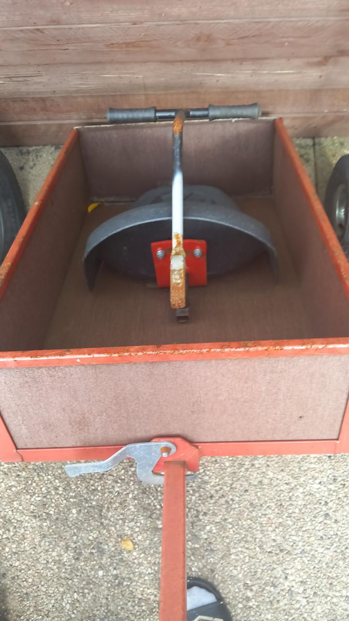 Robuuste mammoet skelter met extra zitje en kiep kar