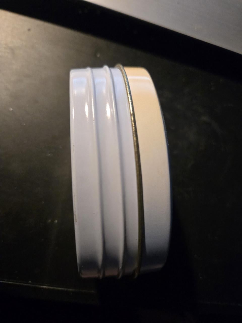 Vintage Beatrix Potter blikje of doosje met een afbeelding van Tom Kitten.