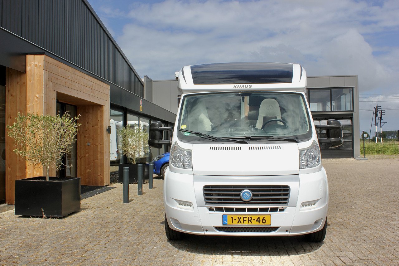 Knaus Van TI (Vast bed, Compact, Airco, zeer netjes !!!!!!!)