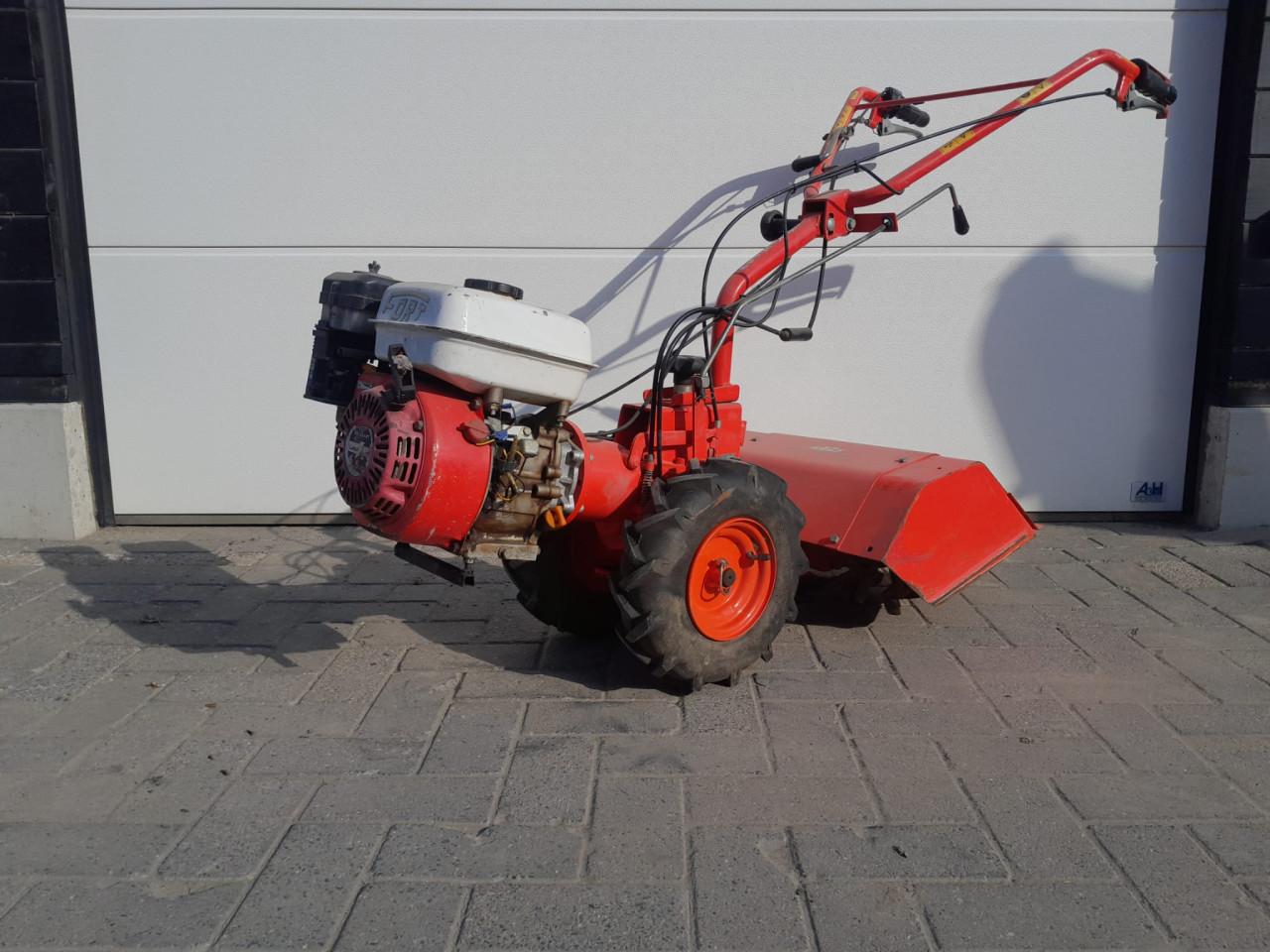 Kleine bakfrees te huur