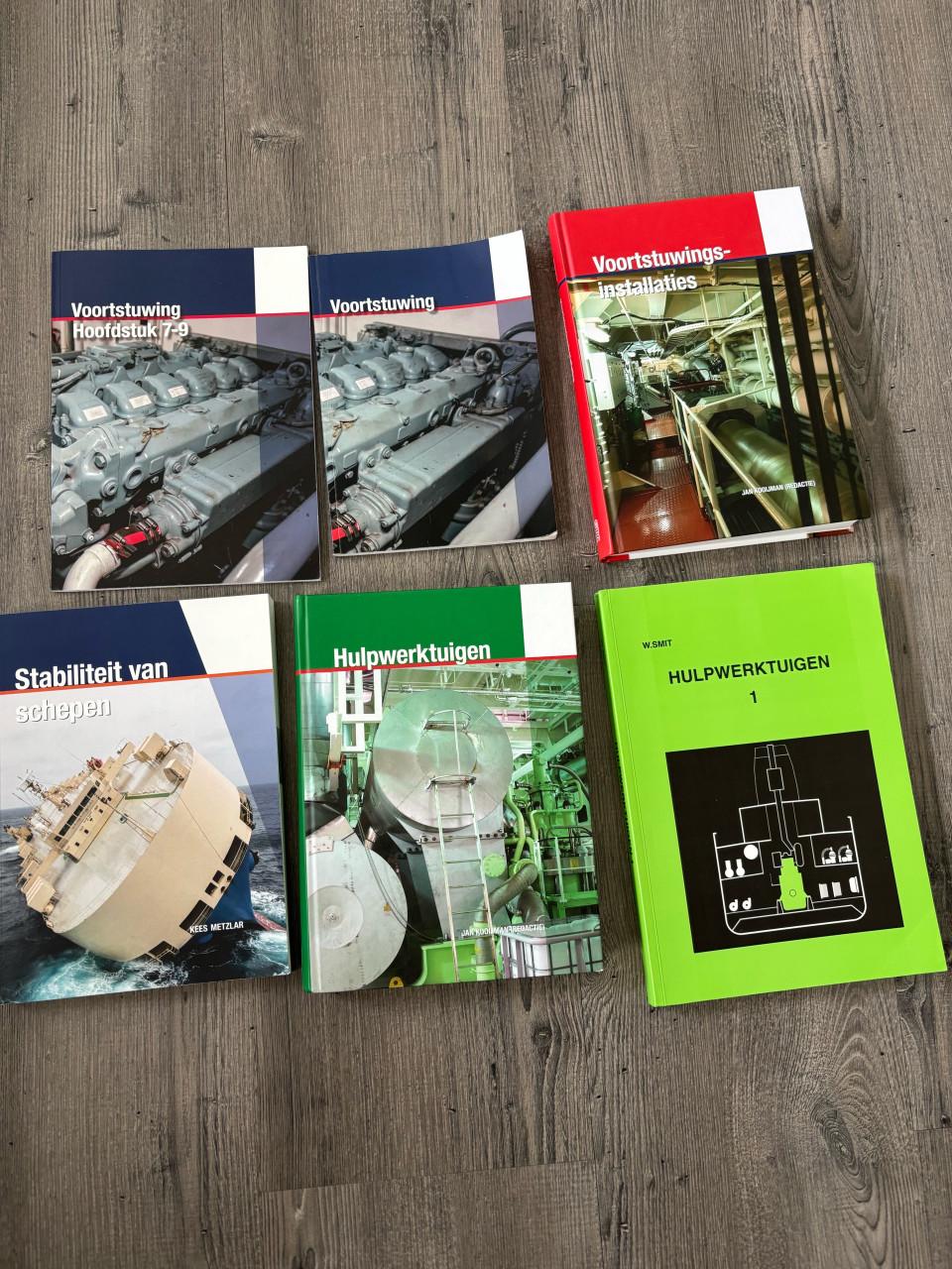 Boeken maritiem officier alle schepen nautisch en technisch