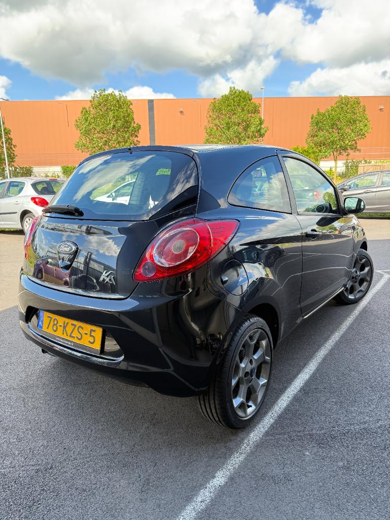 Ford KA 1.2 titanium - airco - nieuwe distributie
