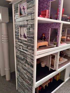 Te koop poppenhuis drie losse elementen