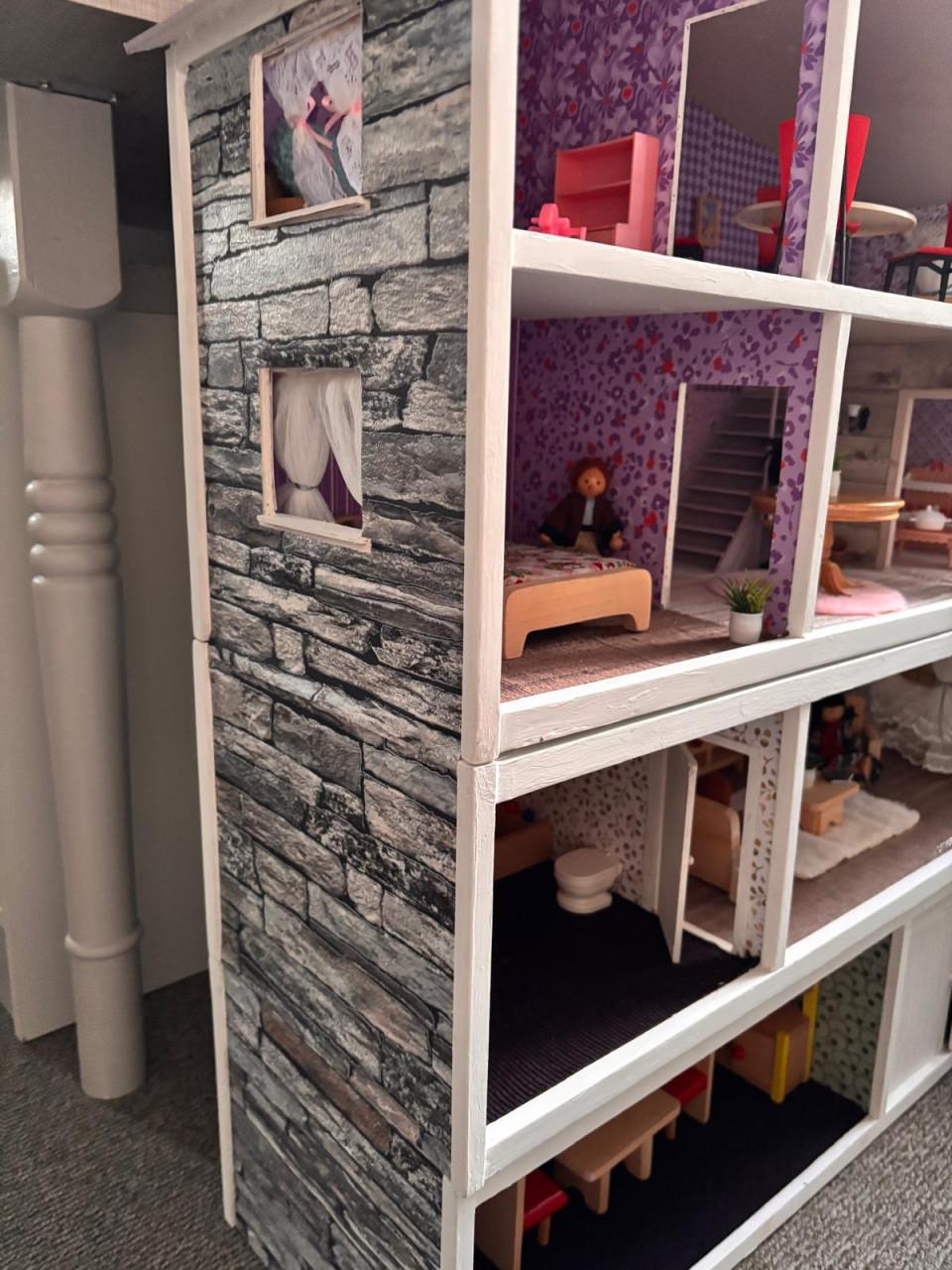 Te koop poppenhuis drie losse elementen