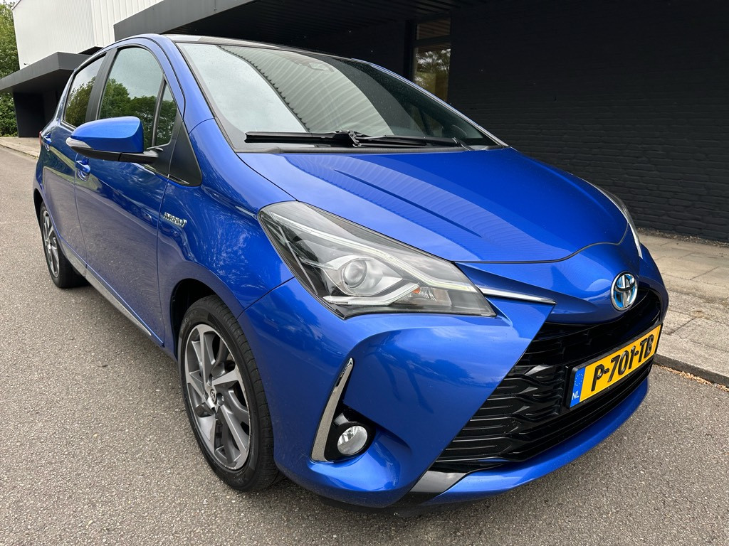 Toyota Yaris 1.5 hybride // premium uitvoering //