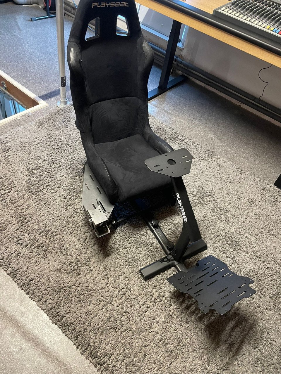 Playseat Evolution Racestoel + Gearshift Holder
