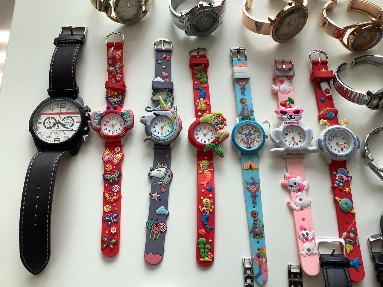 Partij nieuwe horloges met mankementen. ( partij 80)