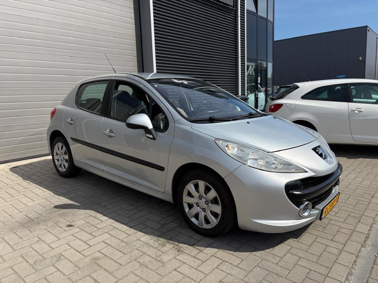 Peugeot 207 1.4-16V XR/130.000/Vol jaar APK/Airco/