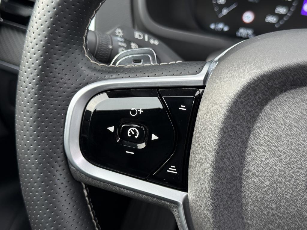 Volvo XC90 t8 405pk recharge r-design| full options!! luchtvering | b&w| 22