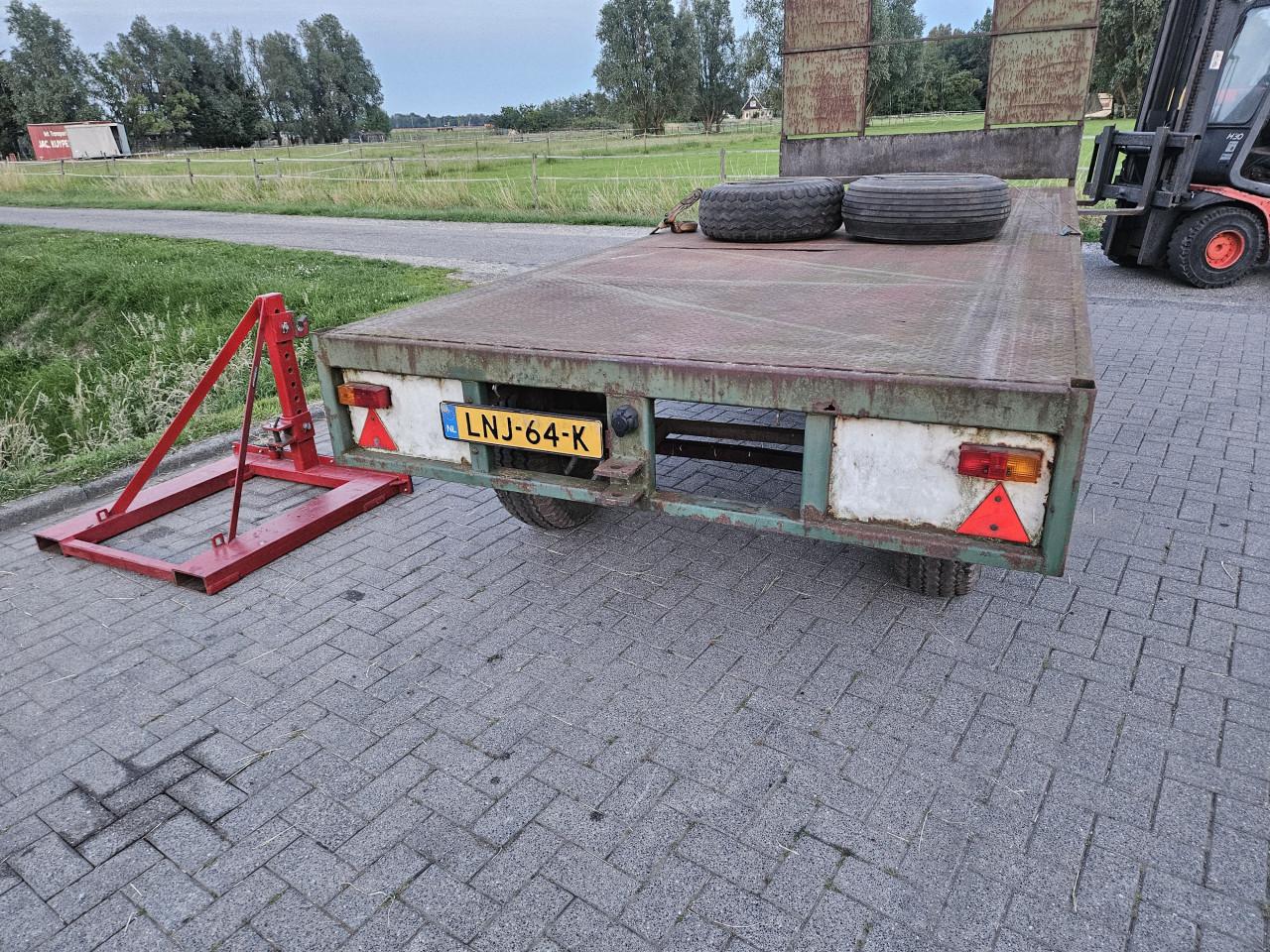 Platte landbouw wagen