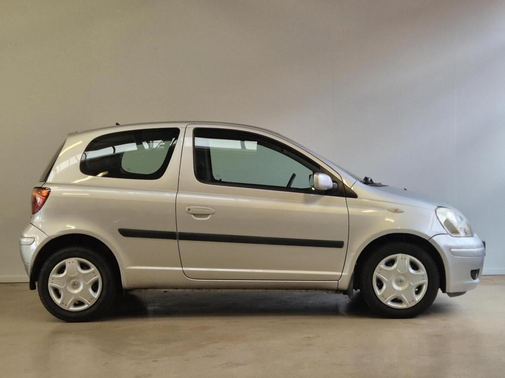 Toyota Yaris 1.3 vvt-i s-line