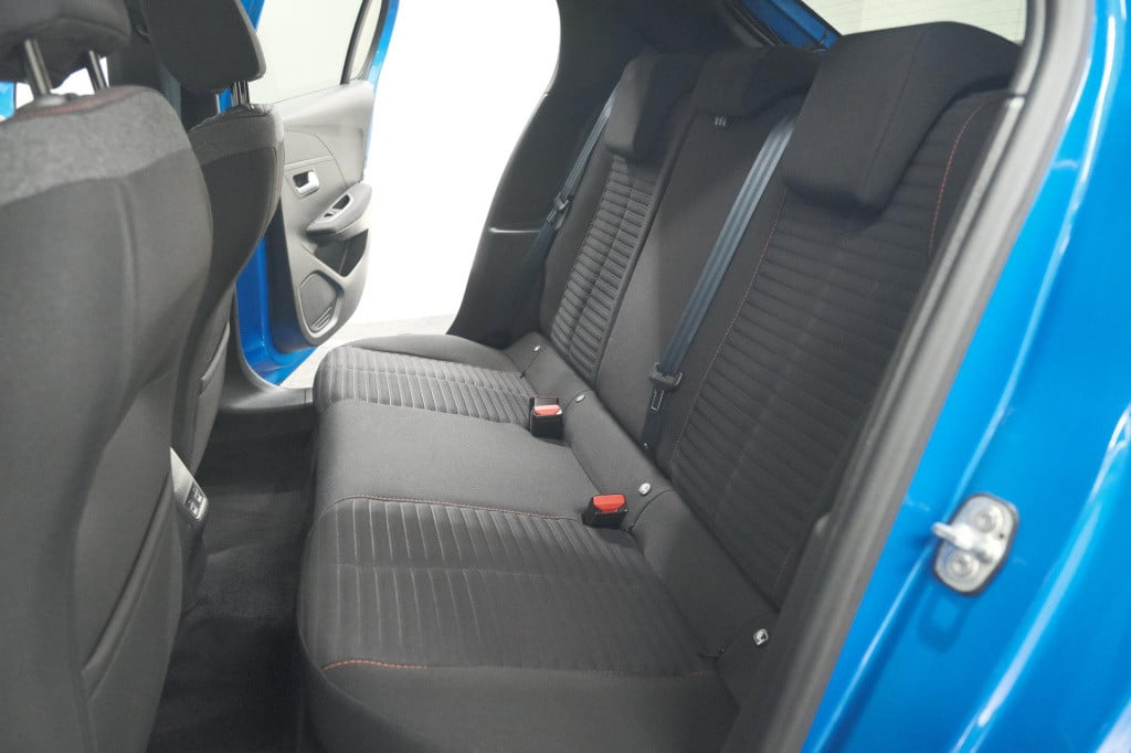Peugeot 208 ev active pack 50 kwh | parkeersensoren | apple carplay | clima
