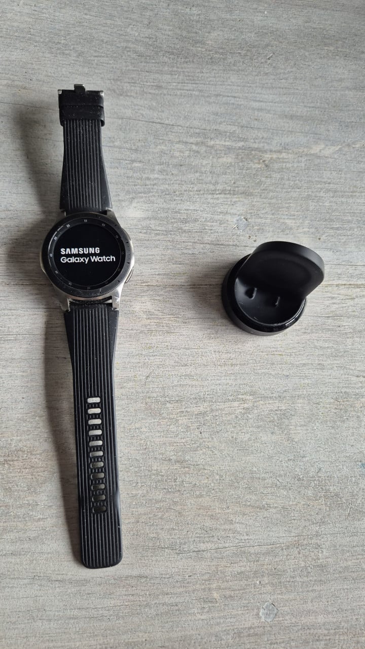 Samsung 20FE plus smartwatch