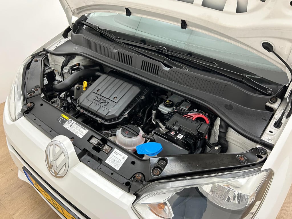 Volkswagen UP! occasion 1.0 move up! bluemotion | wit | 5-deurs | tweedehan