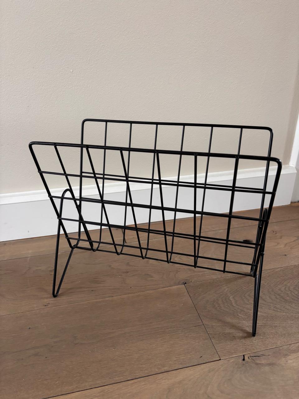 Stalen tijdschriftenrek