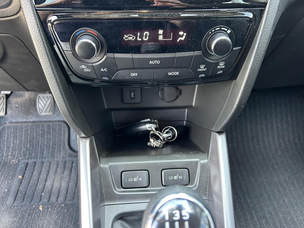 Suzuki Vitara 1.4 boosterjet style smart hybrid