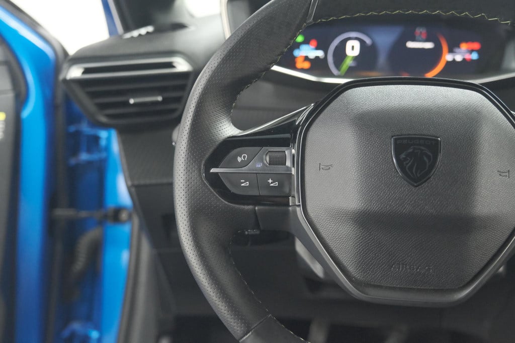 Peugeot 208 puretech 100 gt | camera | apple carplay | parkeersensoren