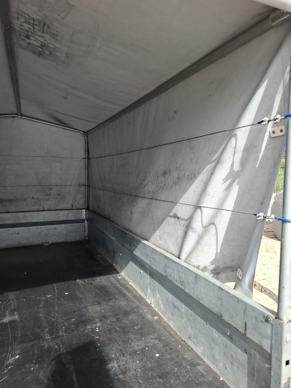 Aanhanger met (afneembare) huif