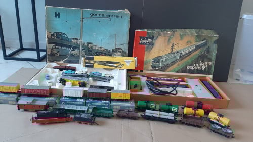 Trein, rails, trafo, huisjes en meer
